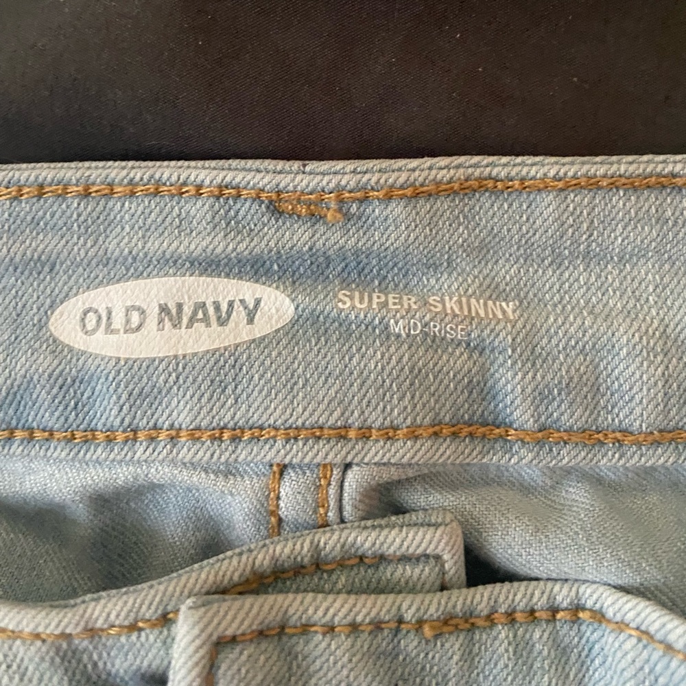 Old Navy Super Skinny Jeans - Picture 2 of 3
